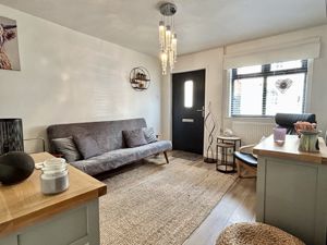 Lounge- click for photo gallery